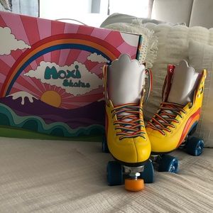 MOXIE Rainbow Rider Skates